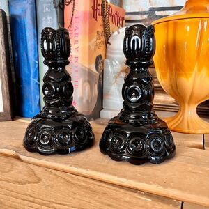 L.E. Smith Mould Weishar Glass Set of 2 Candlestick Holders - Moon & Star Patter